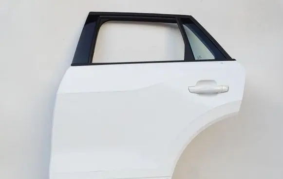 Audi Q2 - Rear door LY9C