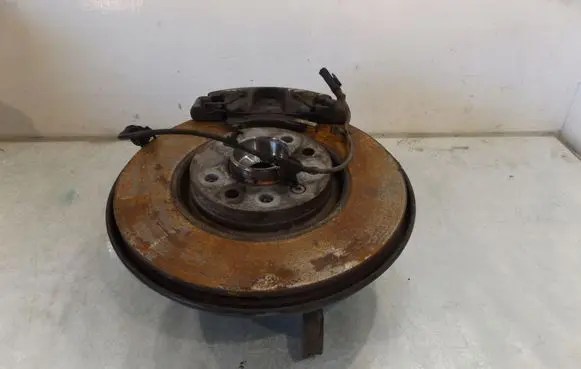 Opel Meriva B Front wheel hub spindle knuckle