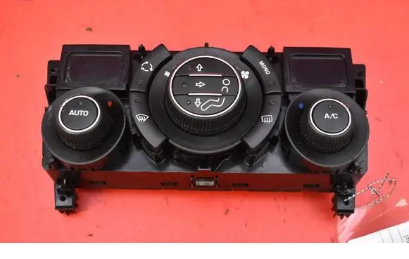 Peugeot 308 Climate control unit 96718462XT