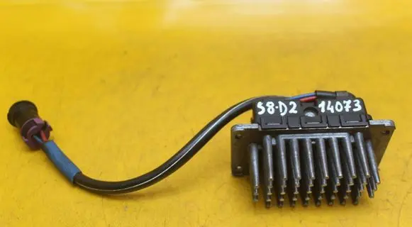 Audi A8 S8 D2 4D Heater blower motor/fan resistor 4A0820521A 5DS00645502