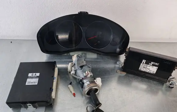 Subaru Legacy Engine ECU kit and lock set 22611AN310