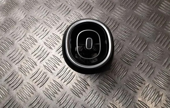 Dash center air vent grill