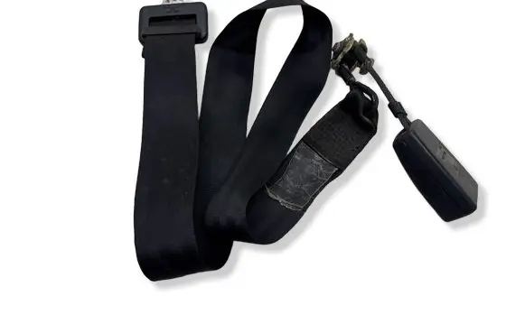 Volkswagen Golf IV Middle seatbelt (rear) 1J0857487D