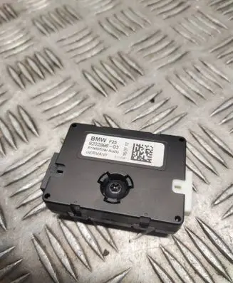 BMW X3 F25 Aerial antenna amplifier 9202996 50110081