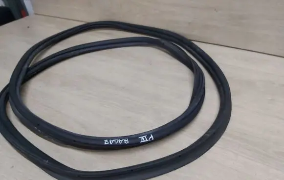 Toyota Prius (XW50) Rubber seal tailgate window/glass P4USZCZELKAKLAPY