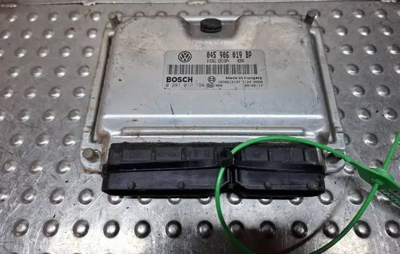 Volkswagen Polo IV 9N3 Engine control unit/module S27705981 045906019BP 0281012194