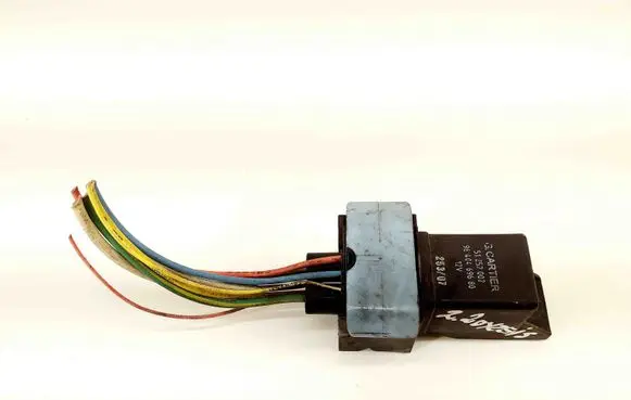 Peugeot 4007 Glow plug pre-heat relay 9640469680 51252002