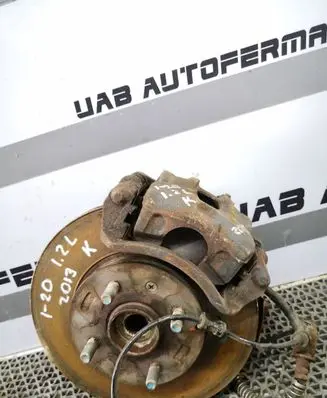Hyundai i20 (PB PBT) Front wheel hub