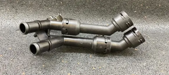 Audi A4 S4 B9 Engine coolant pipe/hose 04L122157AC