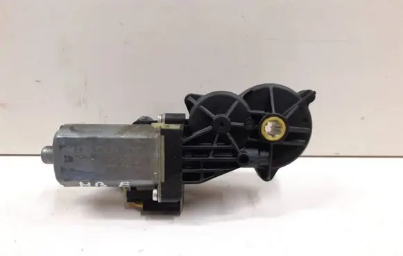 Mercedes-Benz E W211 Seat adjustment motor 0390203211