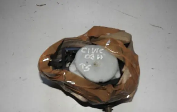 Honda Civic Seat belt trim dfyu647556