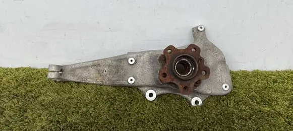 BMW 5 G30 G31 Front wheel hub spindle knuckle 688438501