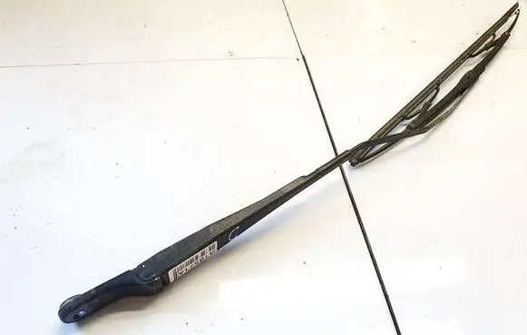 Peugeot 406 Front wiper blade arm