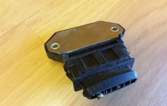Volkswagen Golf II Ignition amplifier control unit 211905351D