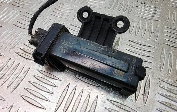 Audi A8 S8 D3 4E Tire pressure sensor 4E0907277