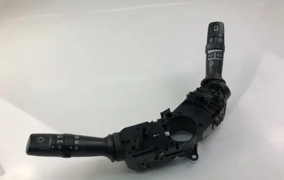 KIA Sorento Wiper turn signal indicator stalk/switch 202008910