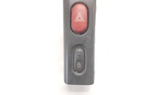 Renault Laguna I Hazard light switch 7700822866