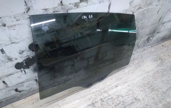 Honda CR-V Rear door window glass