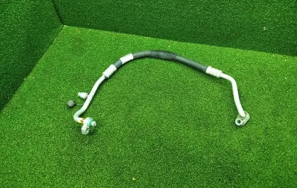 KIA Ceed Air conditioning (A/C) pipe/hose 97762J7300