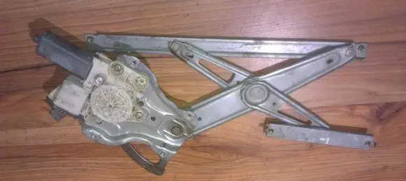 Toyota Corolla E120 E130 Sliding door window regulator with motor