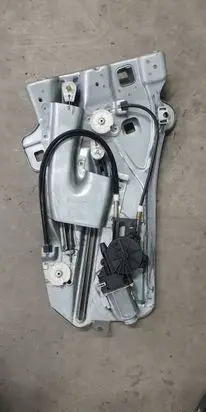 Peugeot 307 CC Front door window regulator with motor 9651536080