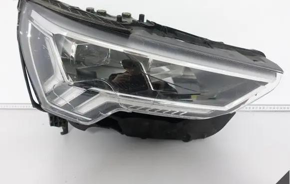 Audi Q3 F3 Headlight/headlamp 83A941034