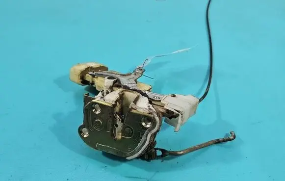 Toyota Yaris Front door lock IMPRK1536956