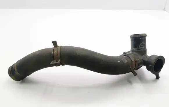 Hyundai Veloster Engine coolant pipe/hose