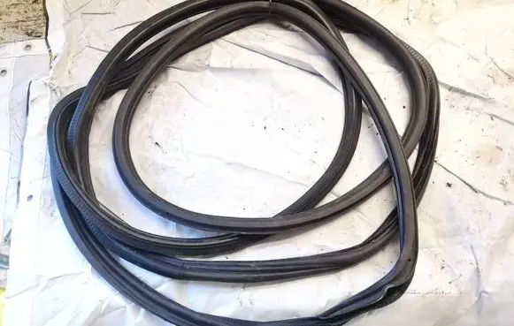 Opel Zafira B Rubber seal rear door 13132264