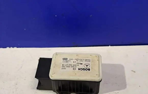 Mercedes-Benz E W211 Acceleration sensor A0055422718 0265005752