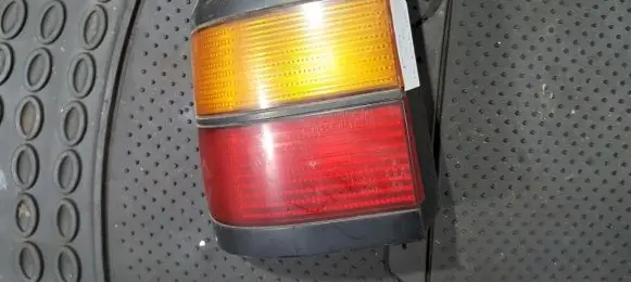 Volkswagen PASSAT B3 Rear/tail lights 333945111