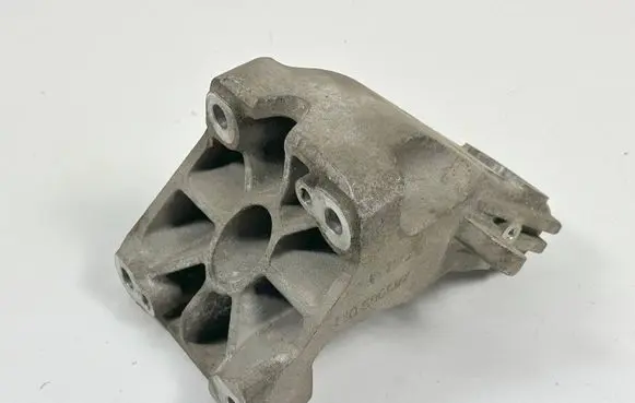 Maserati Quattroporte Engine mounting bracket 285965 330935