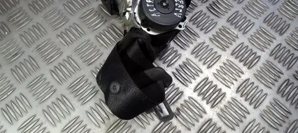 Opel Astra H Rear seatbelt 13128011 n13128011