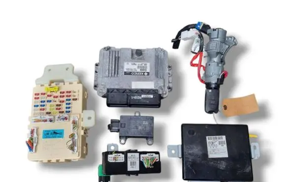 Hyundai ix35 Engine ECU kit and lock set 39110-2BAG0