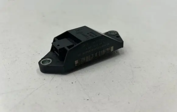 Mercedes-Benz E W211 Airbag deployment crash/impact sensor 25571179A4