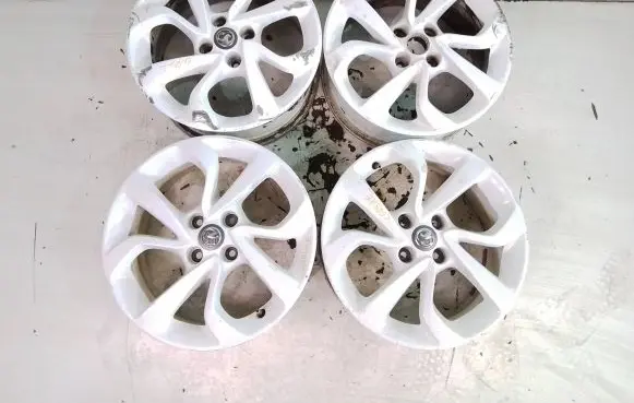 R16 alloy rim