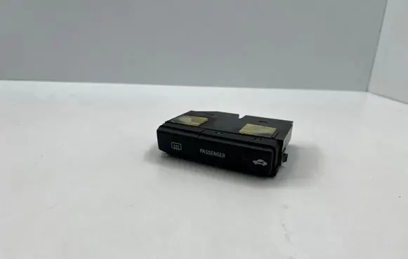Toyota Avensis T250 Windscreen/window heater switch 8479005130C