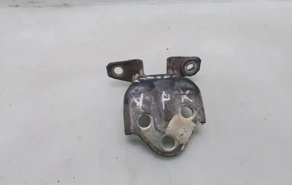 Mitsubishi Pajero Sport I Front door upper hinge