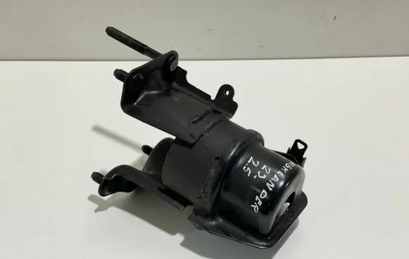 Toyota Highlander XU70 Engine mount bracket