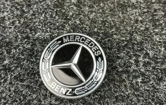 Mercedes-Benz CLA C118 X118 Manufacturer badge logo/emblem A0008176203