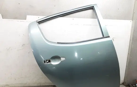 Mitsubishi L200 Rear door