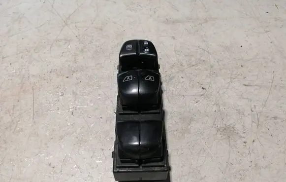Nissan Pathfinder R52 Electric window control switch 254013KA2A