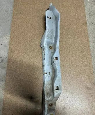 Renault Trafic II (X83) Fender mounting bracket