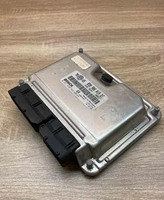 Volkswagen PASSAT B5 Engine control unit/module ECU 038906019DT 0281010545