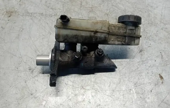 Renault Megane III Master brake cylinder 460910009R