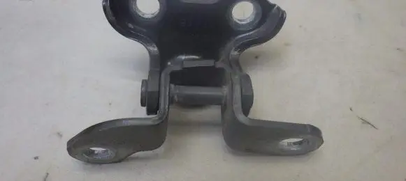 Toyota Auris E180 Rear door upper hinge