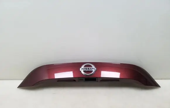 Tailgate trim