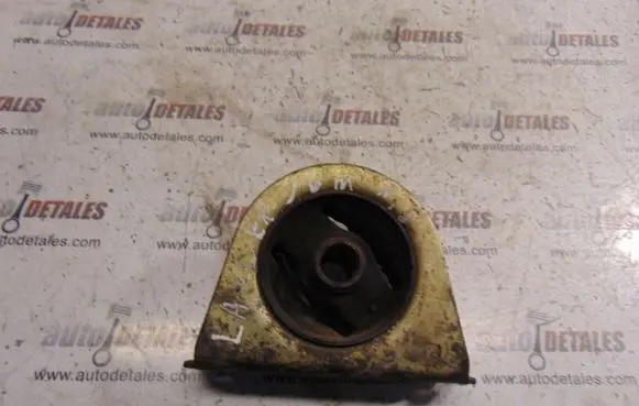 Mitsubishi Lancer Engine mount bracket