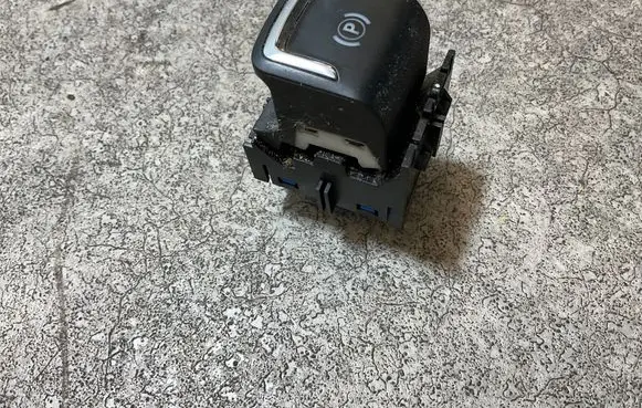 Opel Grandland X Hand parking brake switch 1012747404 YP00004477