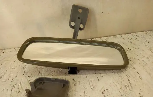 Mitsubishi Galant Rear view mirror (interior) 00546